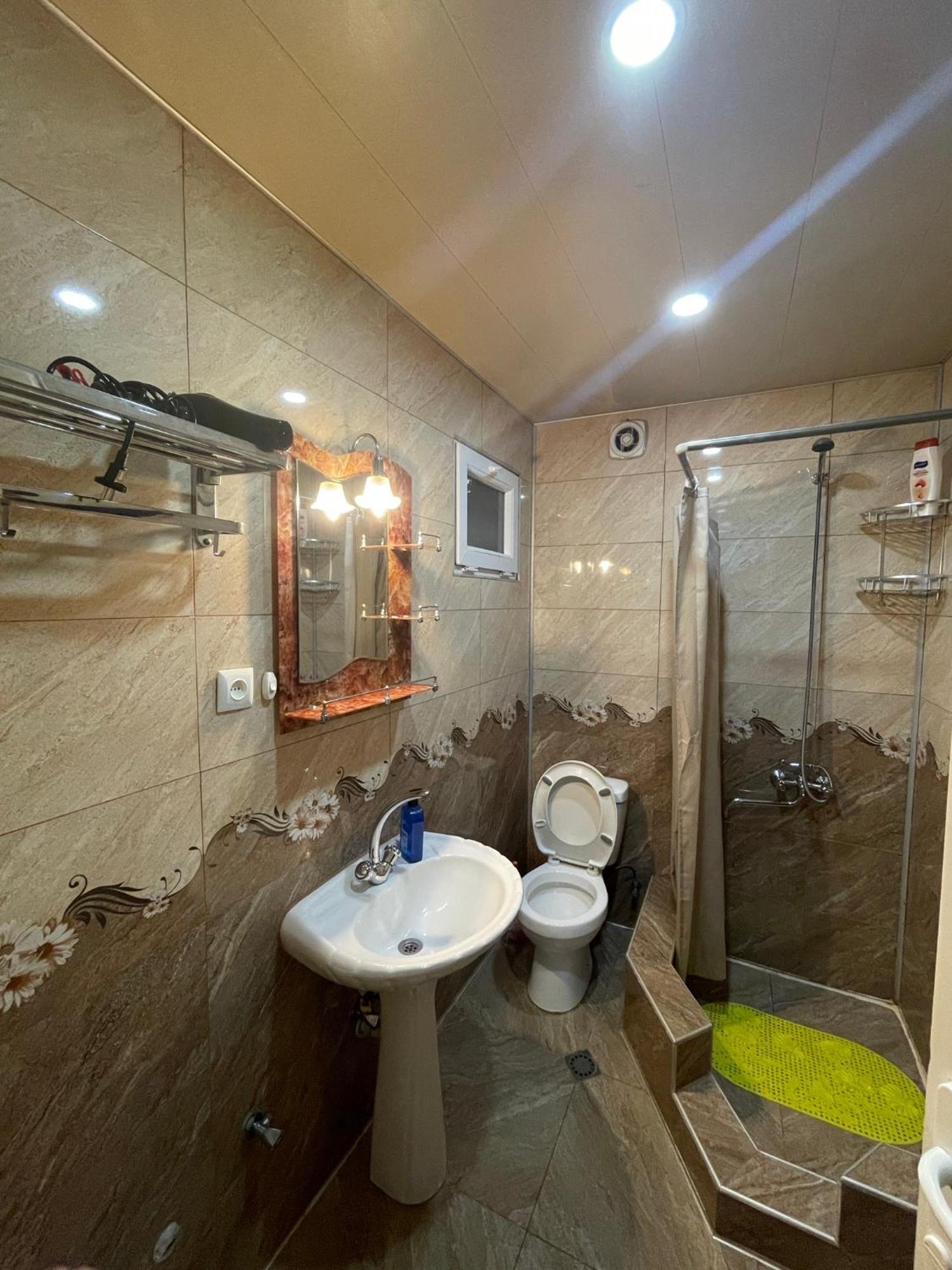Elco Otel Zugdidi Dış mekan fotoğraf
