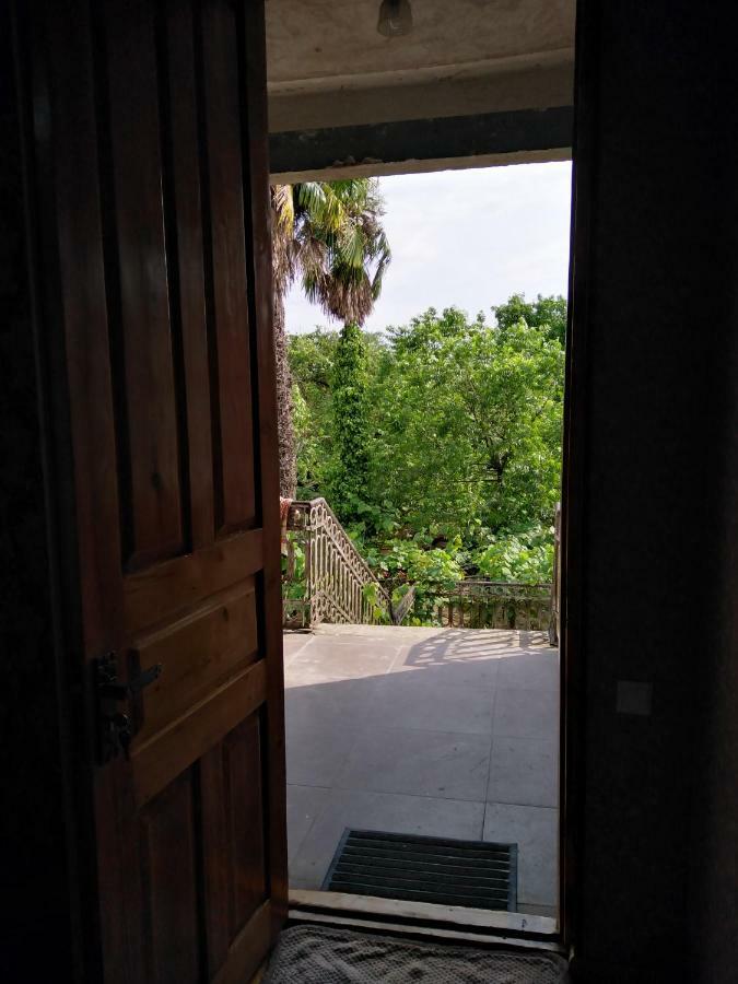Elco Otel Zugdidi Dış mekan fotoğraf